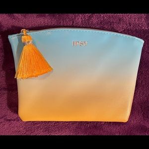 3/$10 Brand new, never used Ipsy makeup bag. Regular size.